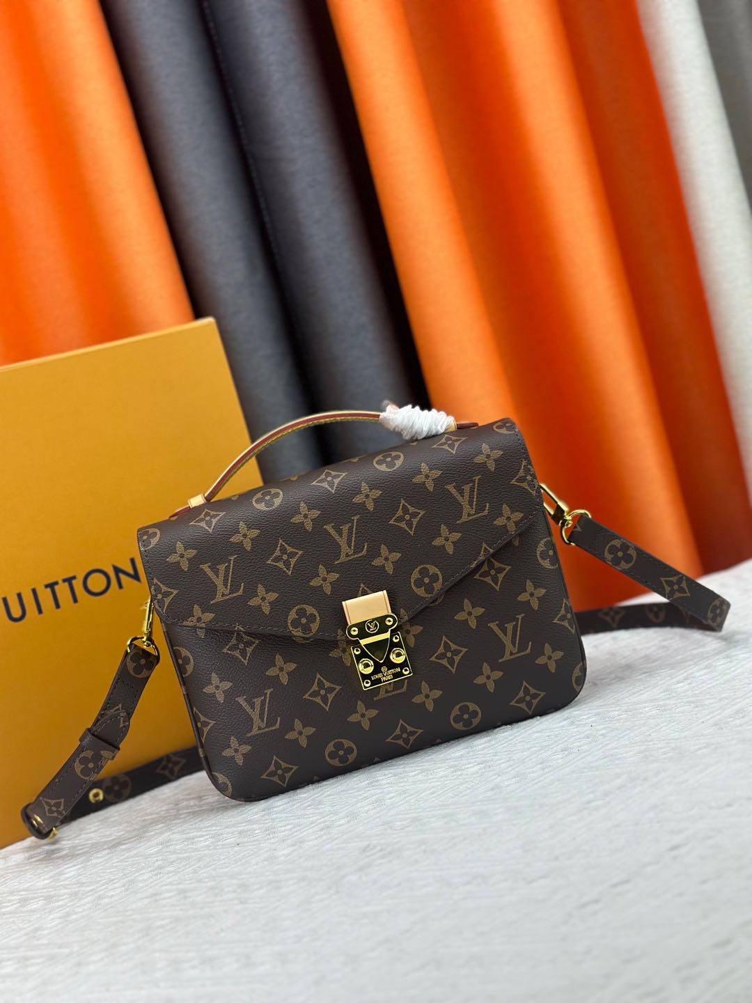 LV bag 506